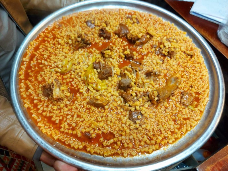 مكرونة مبكبكة باللحمة الشمبري